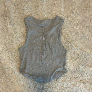 PacSun grey button up tank top.